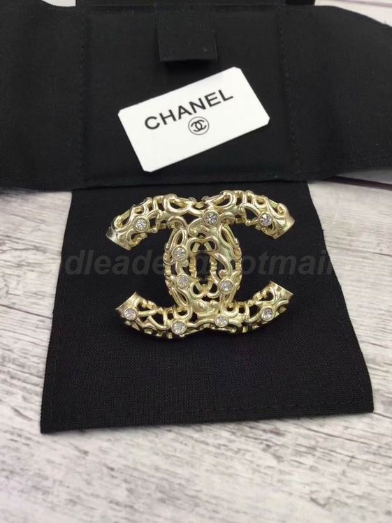 Chanel Brooch 67